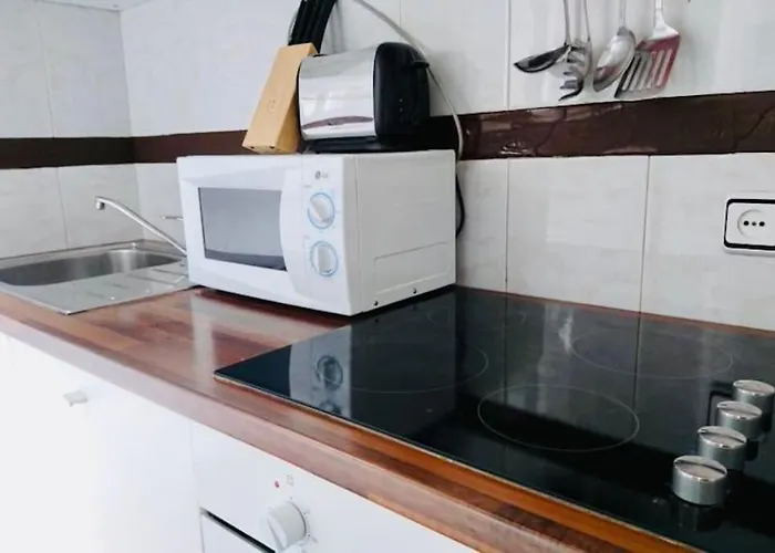 Plaza Espana - And Quiet 2br For Couples, Families And Events