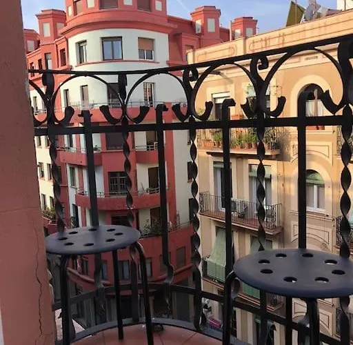 Plaza Espana - And Quiet 2br For Couples, Families And Events شقة