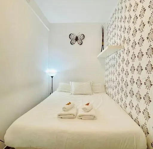 Plaza Espana - And Quiet 2br For Couples, Families And Events شقة *