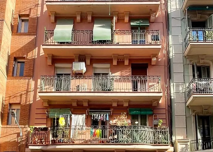 Plaza Espana - And Quiet 2br For Couples, Families And Events شقة برشلونة